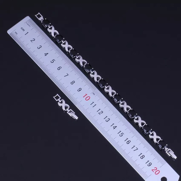 Women Oval Black Cubic Zirconia Bracelet - Picture 3 of 5